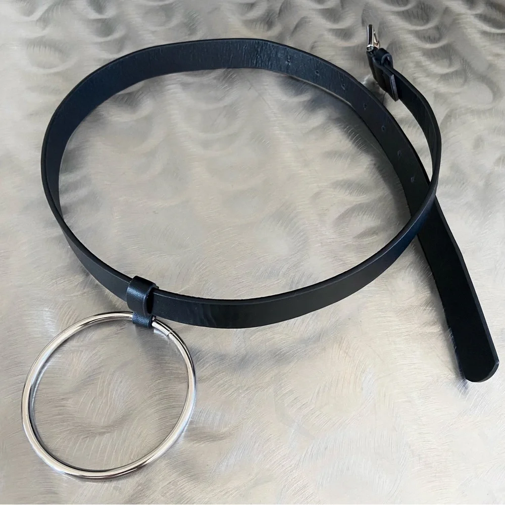 Black O-Ring Belt with Silver Ring - Picture 1 of 8